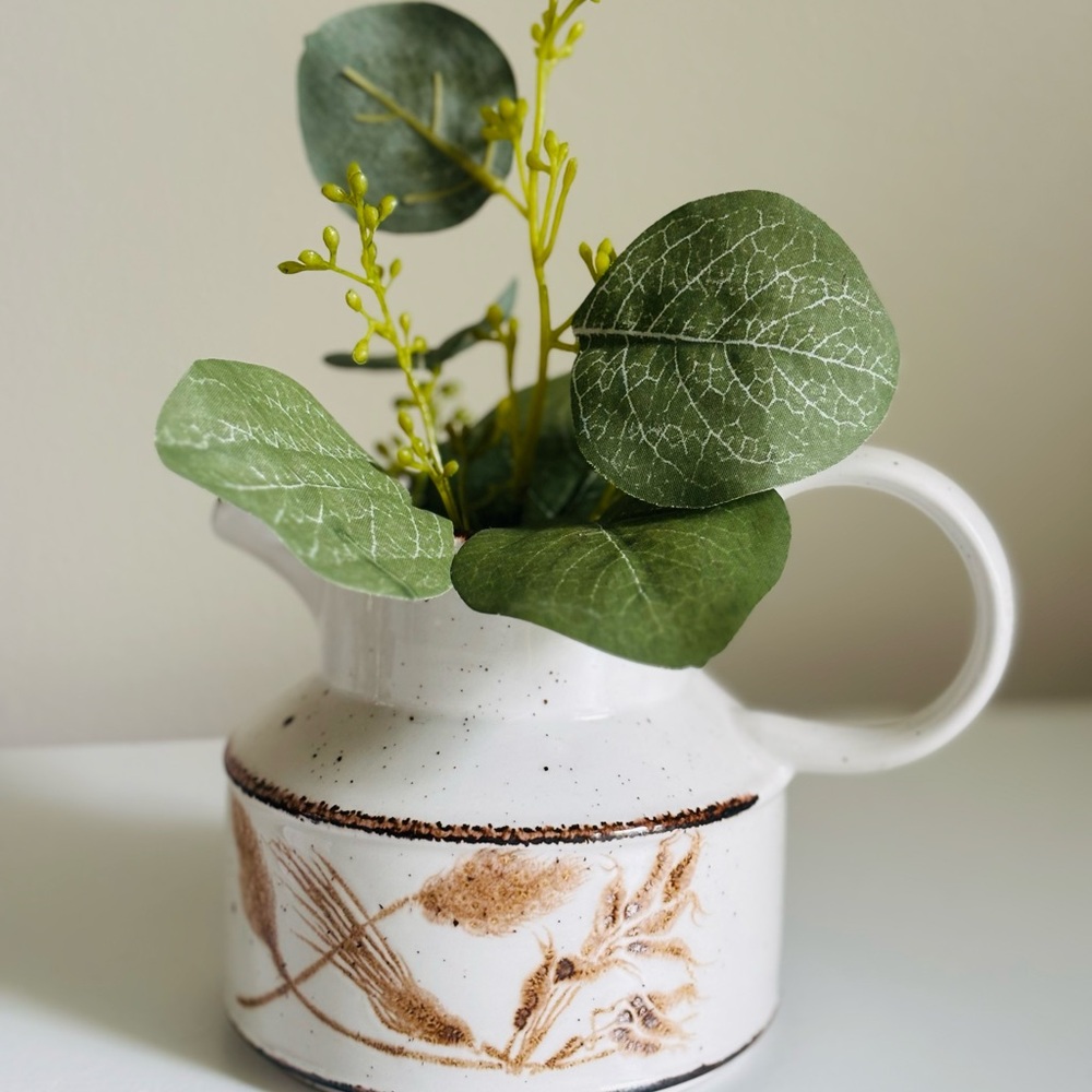 Vintage Wedgwood midwinter Stonehenge creamer